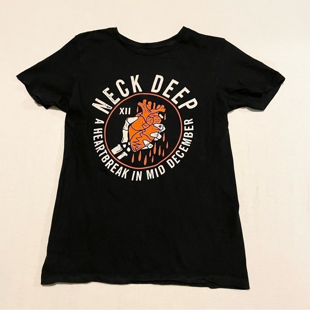 Neck Deep Band Tshirt HeartBreak In Mid December Album Music Tee Shirt No Size